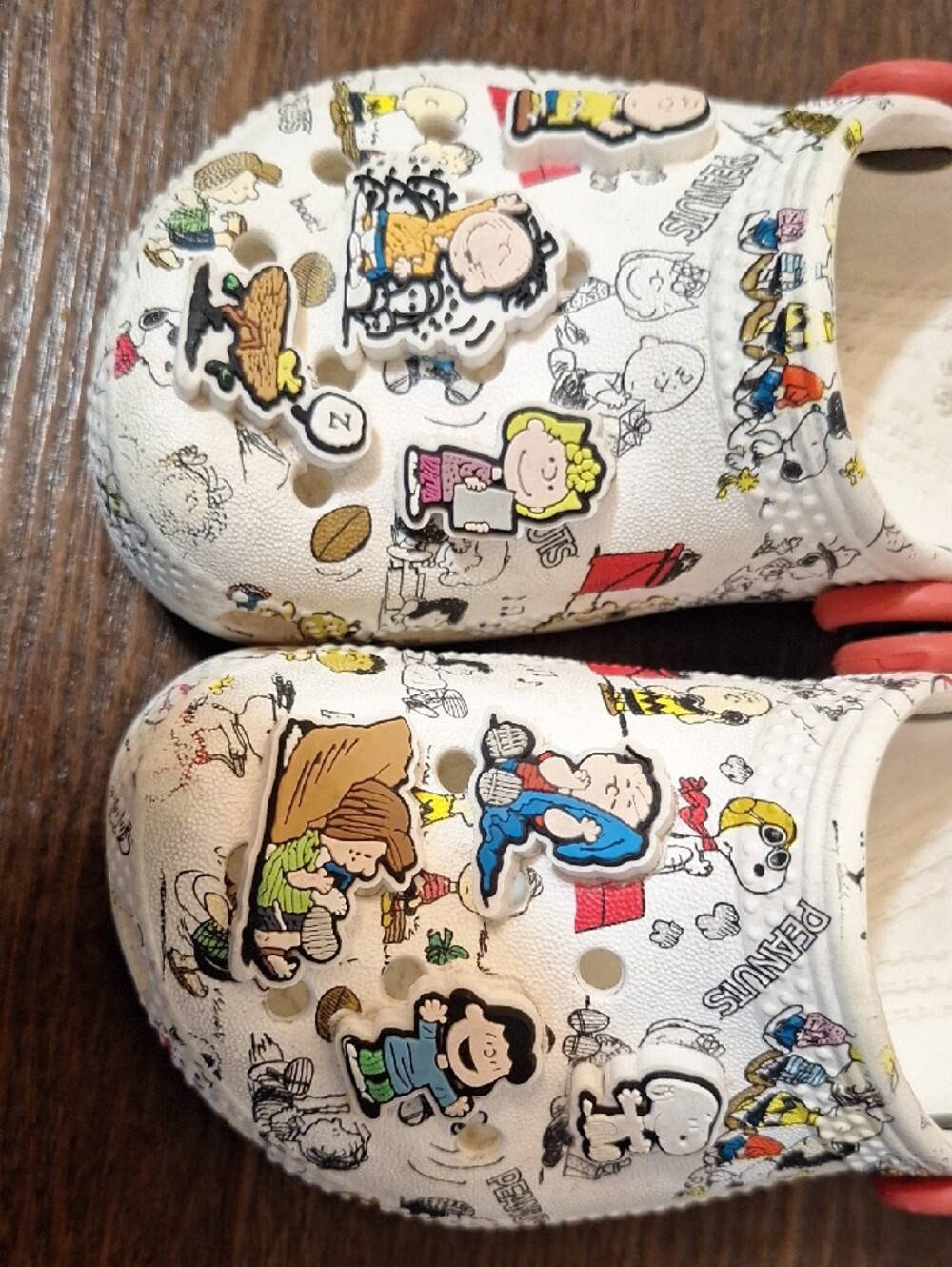 Crocs Kids White Peanuts Print Clog with Coral Strap Size 7 - Picture 3 of 7